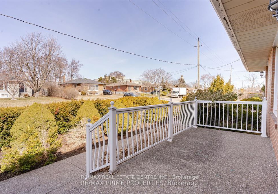 492-pinegrove-road-oakville-ontario-w13548486