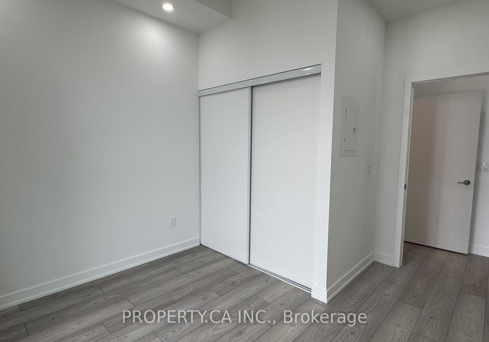 1007-the-queensway-toronto-etobicoke-ontario-w13548612