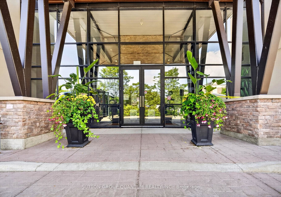 128-garden-drive-oakville-ontario-w13548792