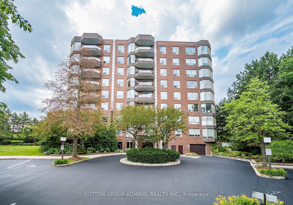 1901-pilgrims-way-oakville-ontario-w13549122