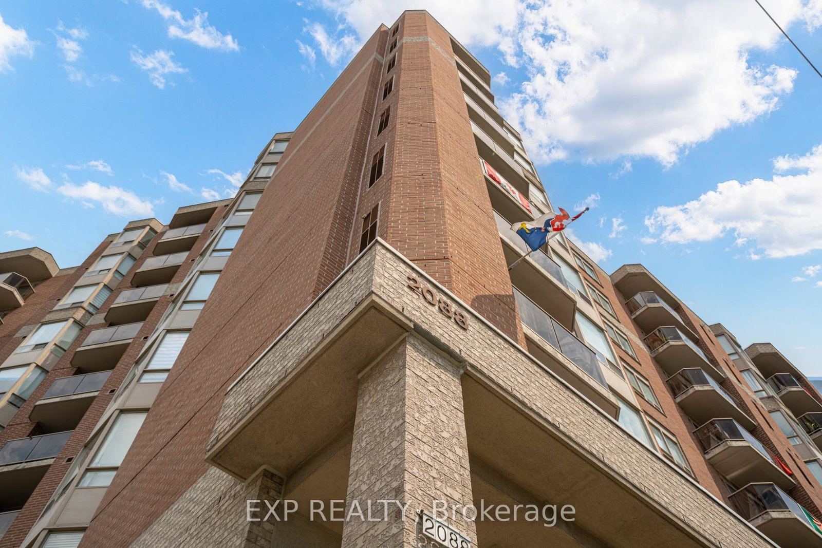 2088-lawrence-avenue-w-toronto-north-york-ontario-w13549146