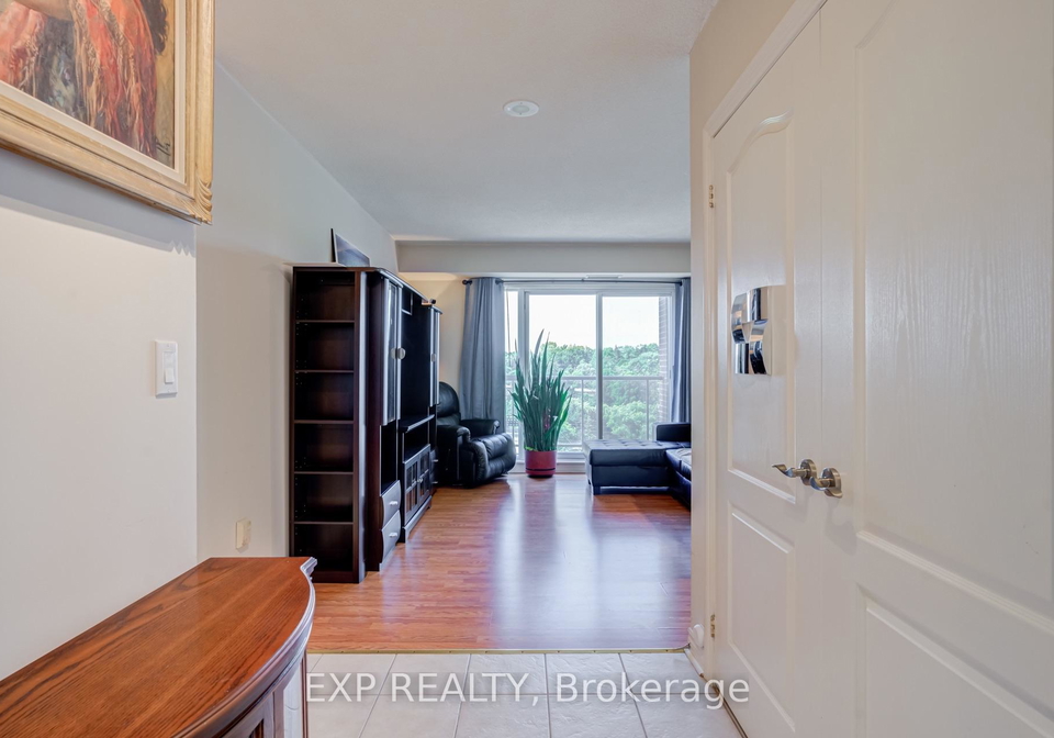 2088-lawrence-avenue-w-toronto-north-york-ontario-w13549146