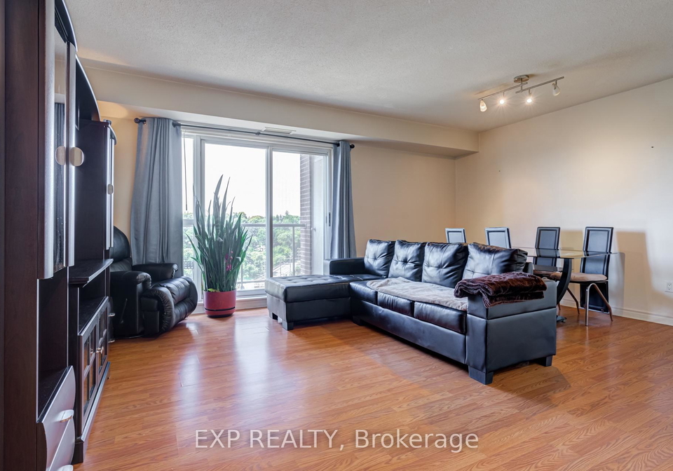 2088-lawrence-avenue-w-toronto-north-york-ontario-w13549146