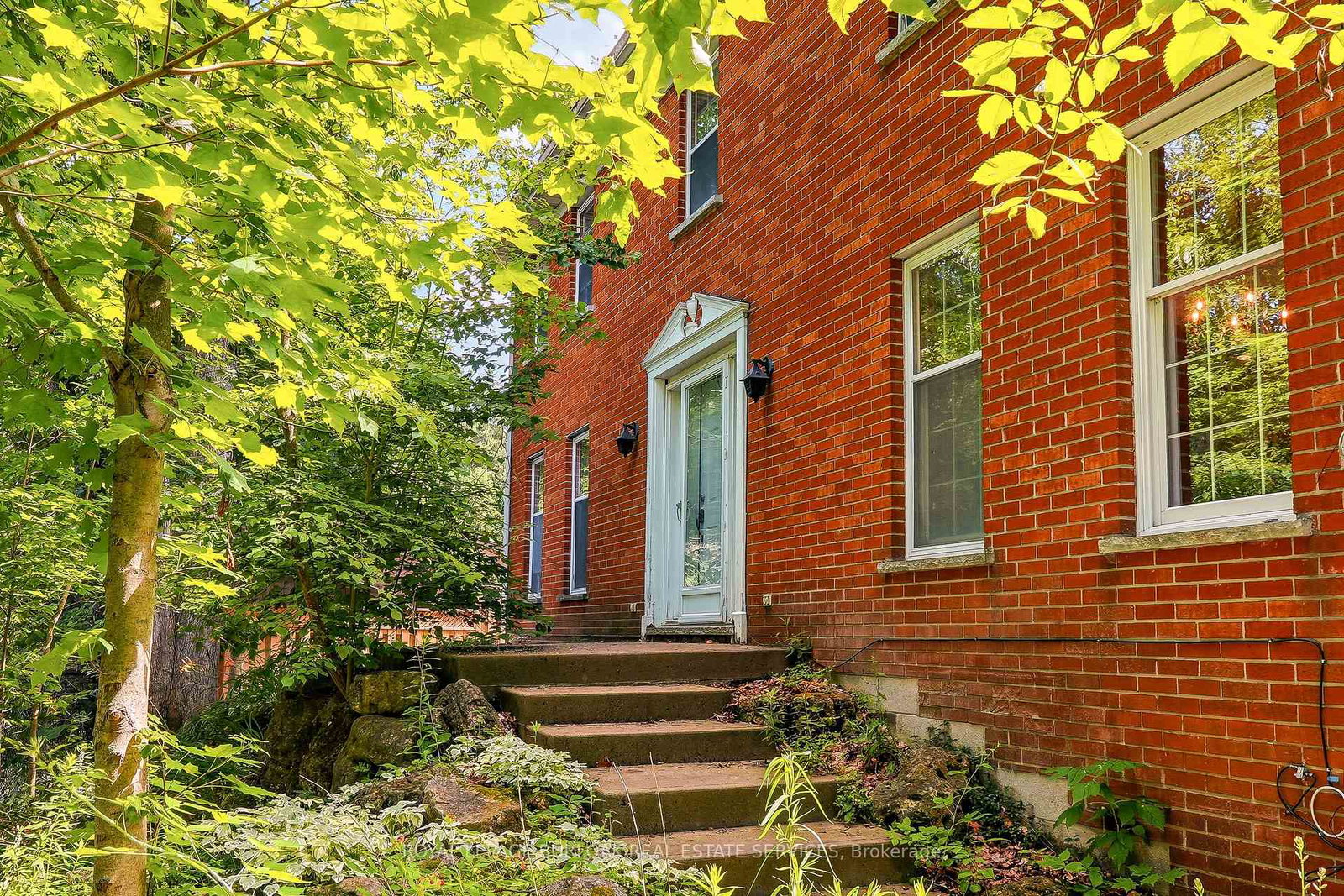 2150-east-street-burlington-ontario-w13549596