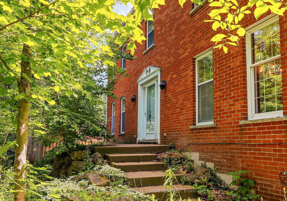 2150-east-street-burlington-ontario-w13549596