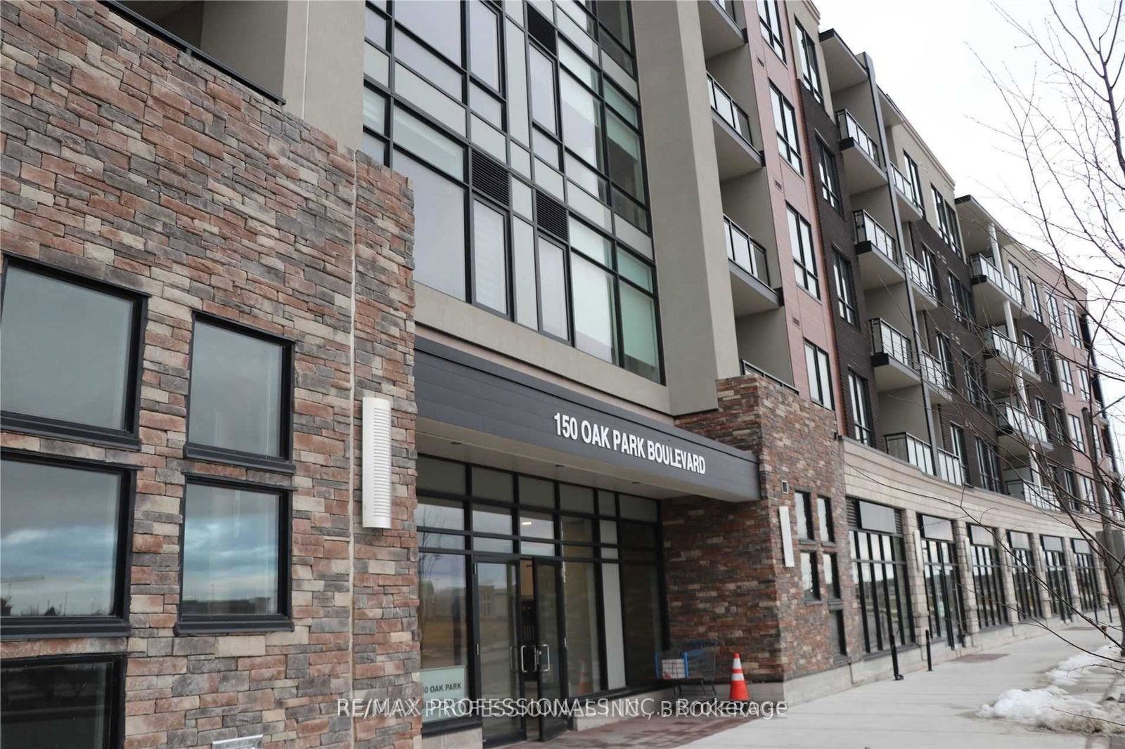 150-oak-park-boulevard-oakville-ontario-w13550228