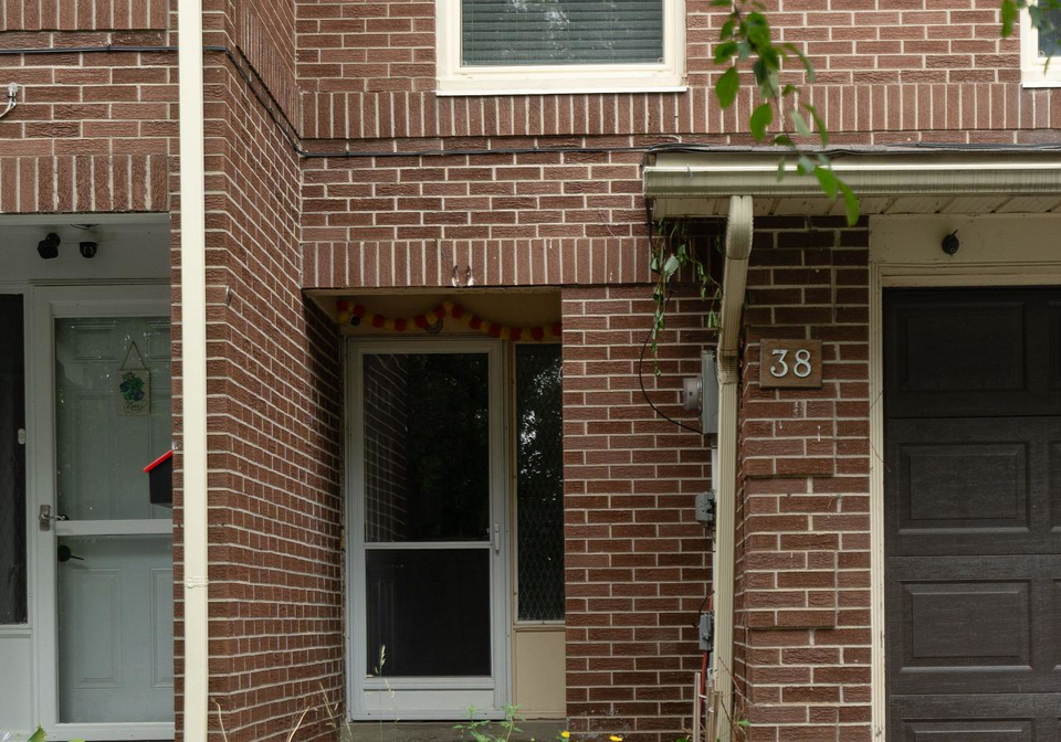 38-eden-park-brampton-ontario-w13550242