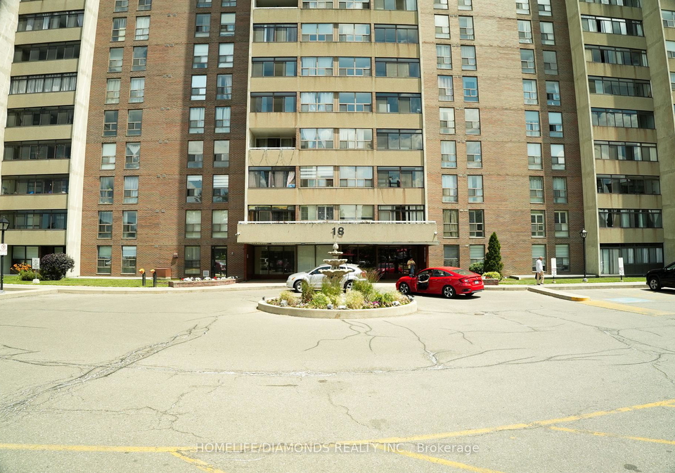 18-knightsbridge-road-brampton-ontario-w13550758