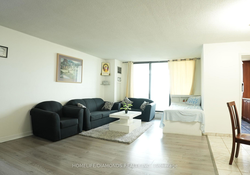 18-knightsbridge-road-brampton-ontario-w13550758