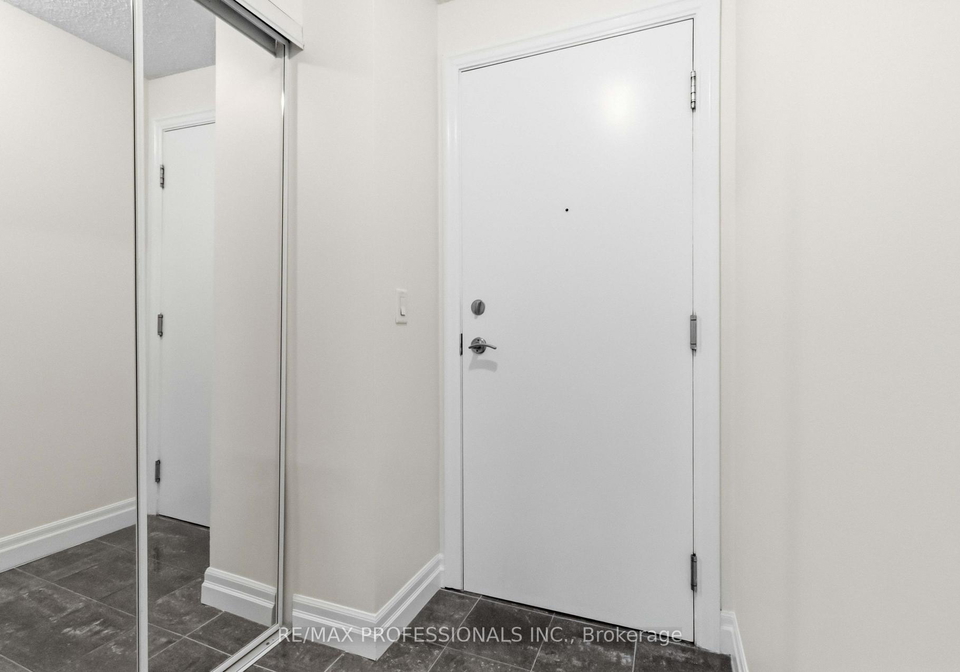 2121-lake-shore-boulevard-w-toronto-etobicoke-ontario-w13550878