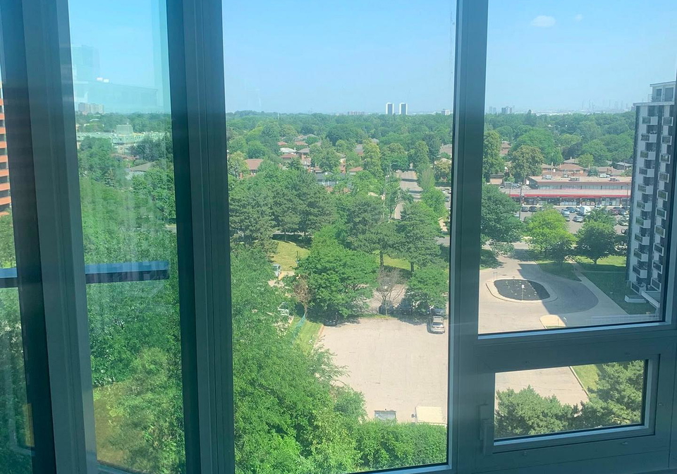 4010-eglinton-avenue-w-toronto-etobicoke-ontario-w13550906