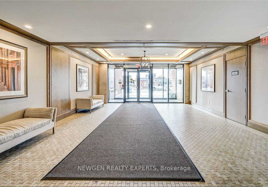 830-lawrence-avenue-w-toronto-north-york-ontario-w13551070