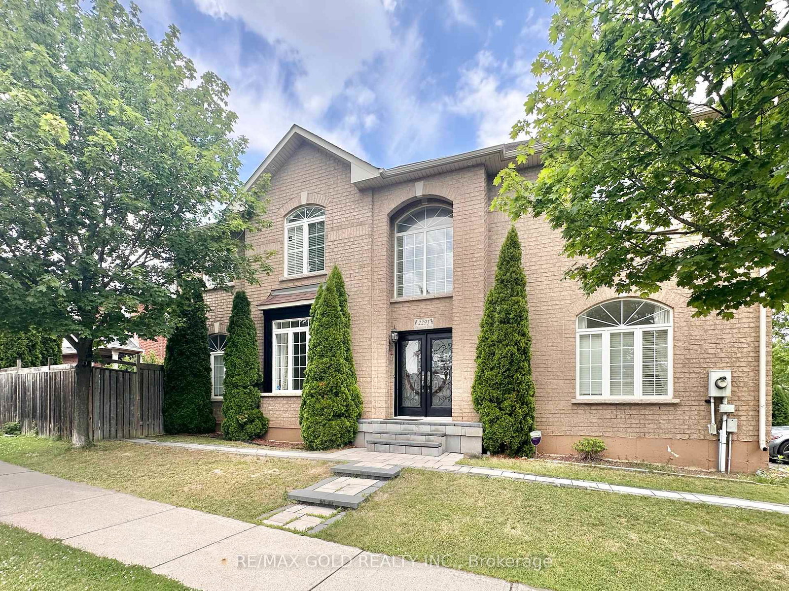 2293-baronwood-drive-oakville-ontario-w13551828