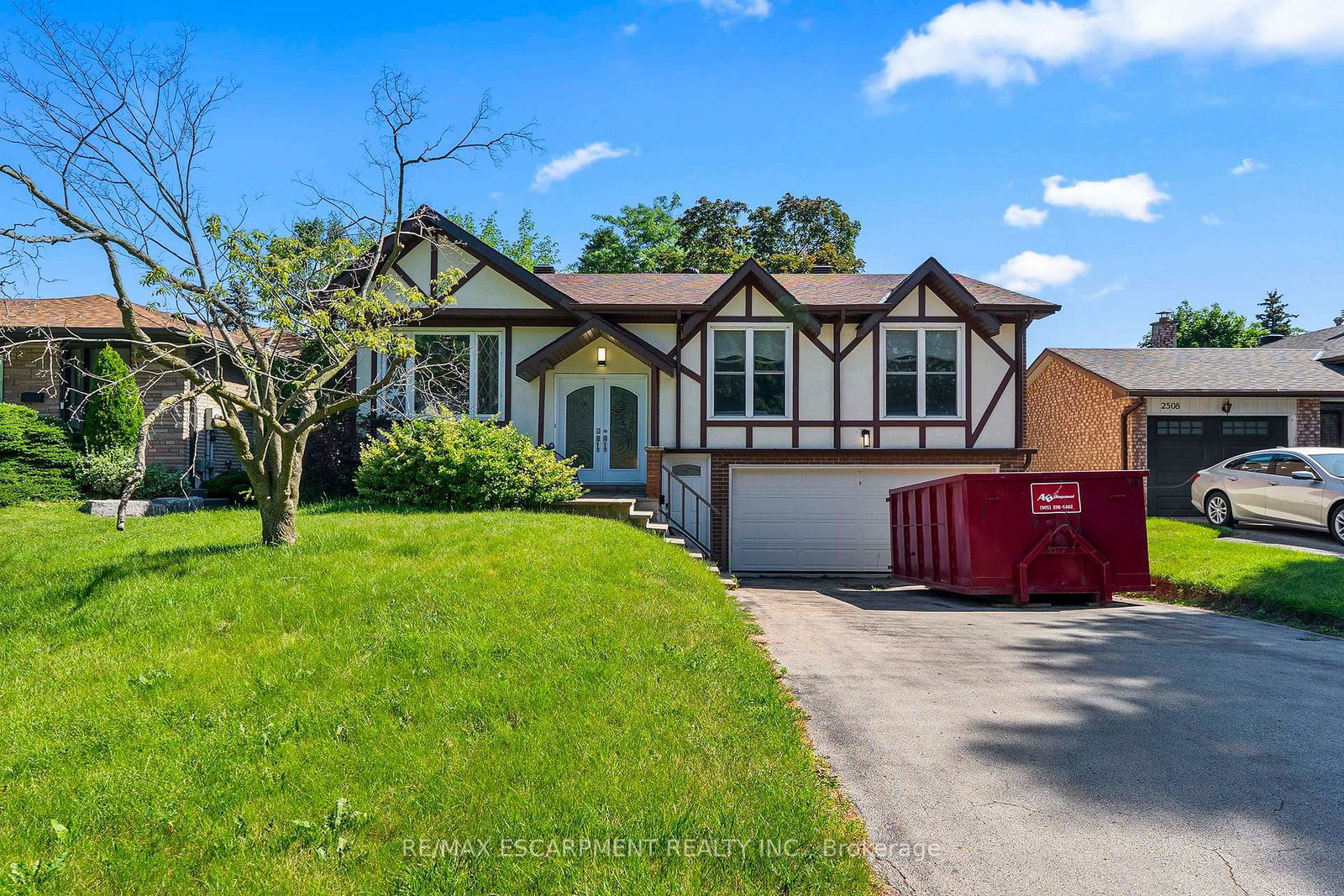 2506-yarmouth-crescent-oakville-ontario-w13551864