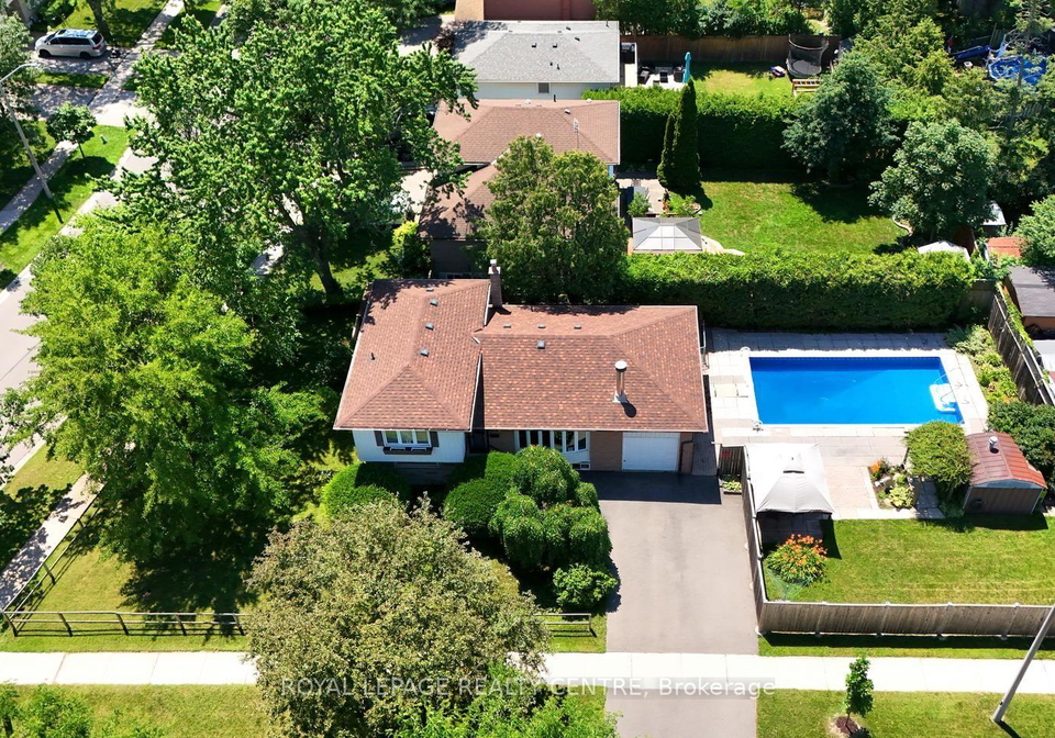 1621-hobbs-crescent-mississauga-ontario-w13552826