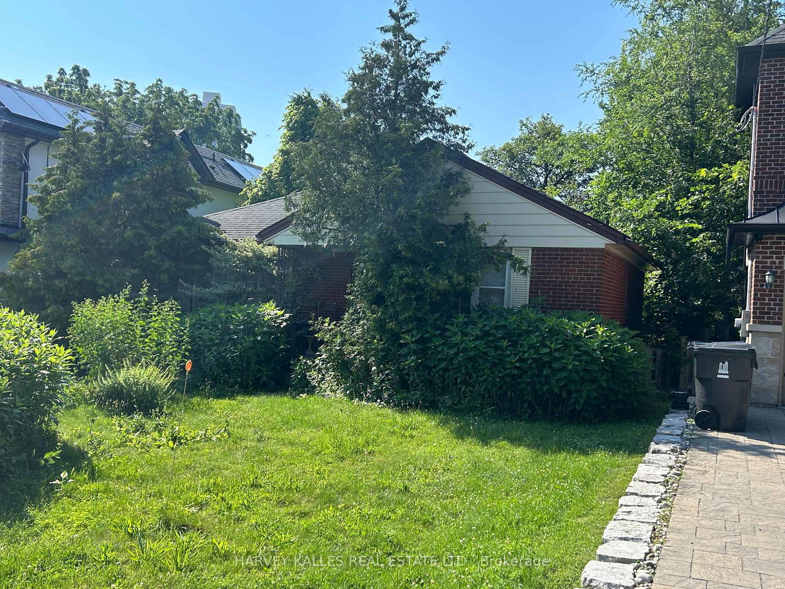 9-downing-street-toronto-etobicoke-ontario-w13553028