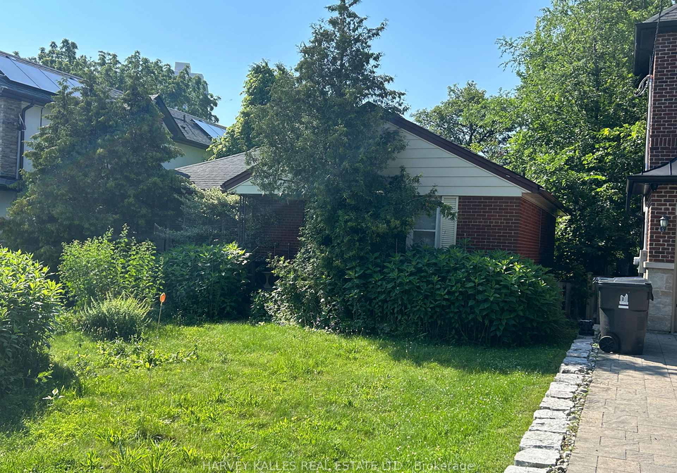 9-downing-street-toronto-etobicoke-ontario-w13553028