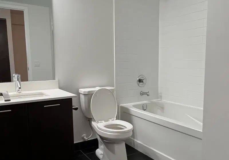2220-lake-shore-boulevard-w-toronto-etobicoke-ontario-w13553080
