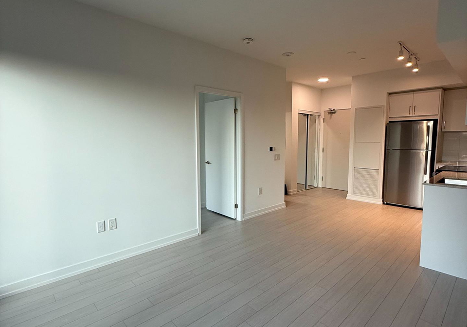 4010-eglinton-avenue-w-toronto-etobicoke-ontario-w13553110