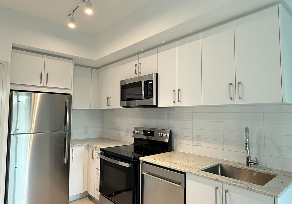 4010-eglinton-avenue-w-toronto-etobicoke-ontario-w13553110