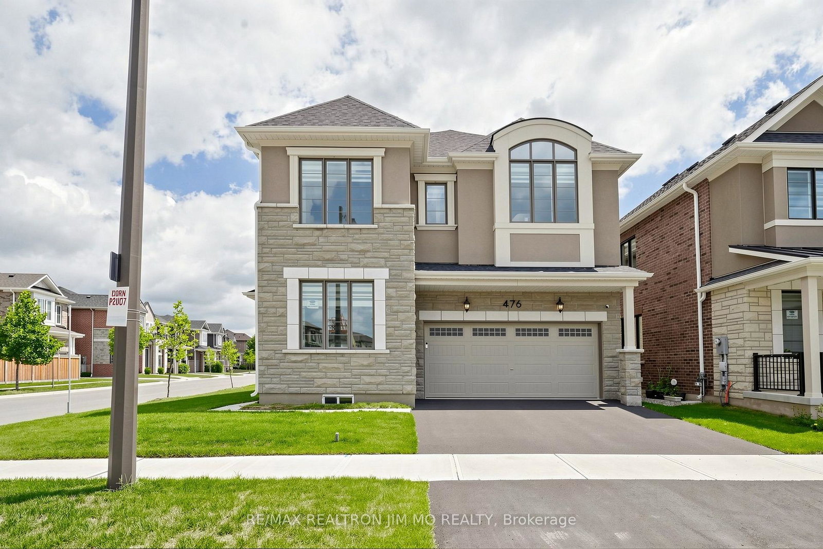 476-kennedy-circle-w-milton-ontario-w13553284