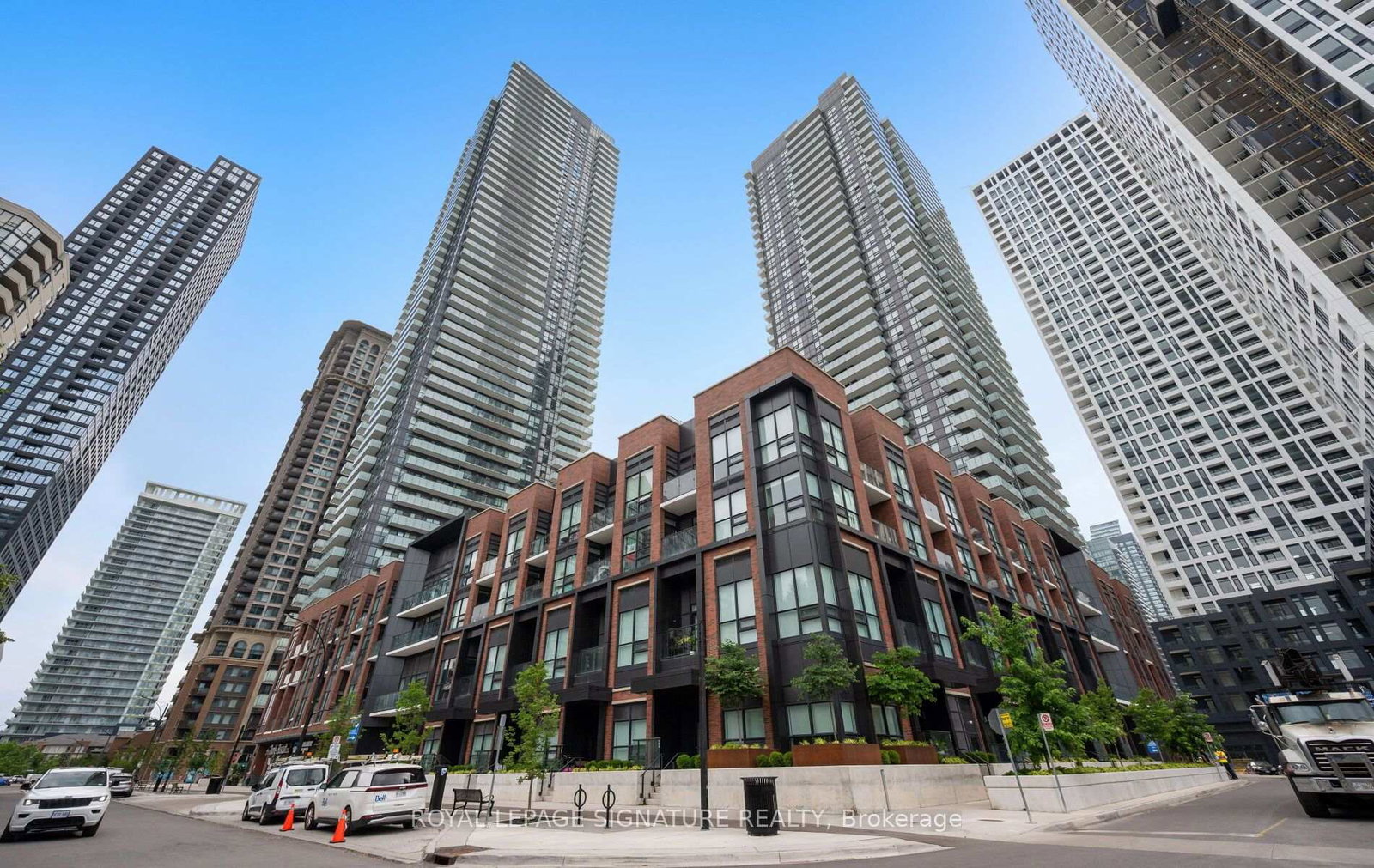 4130-parkside-village-drive-mississauga-ontario-w13553422