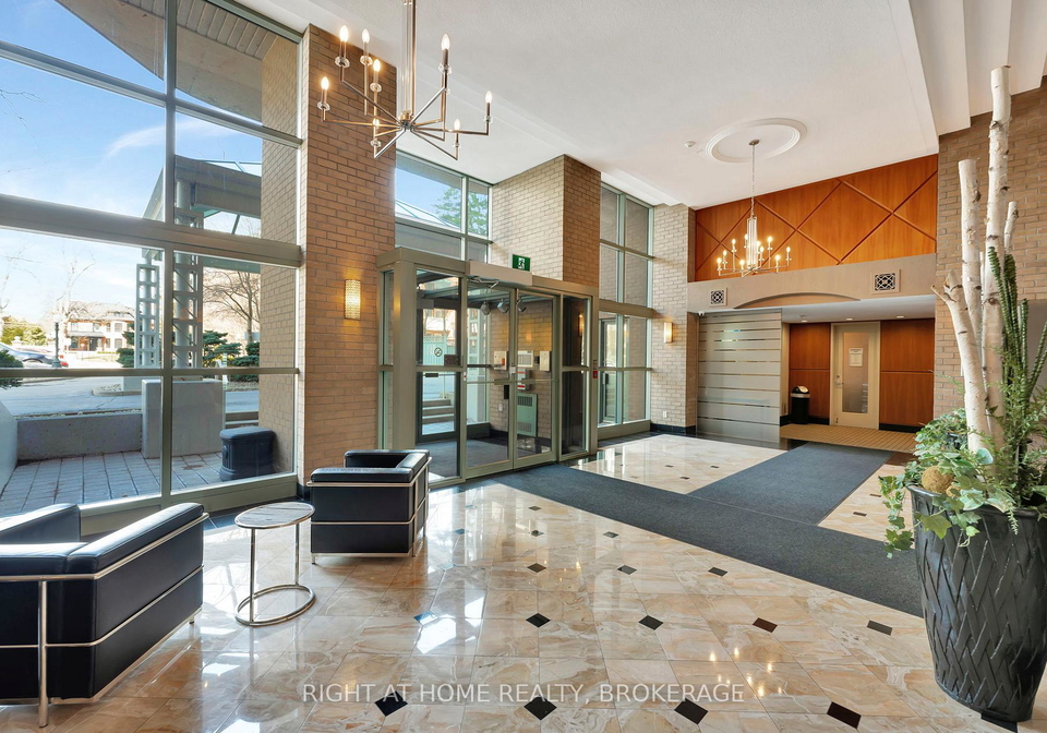 2190-lakeshore-road-burlington-ontario-w13553478