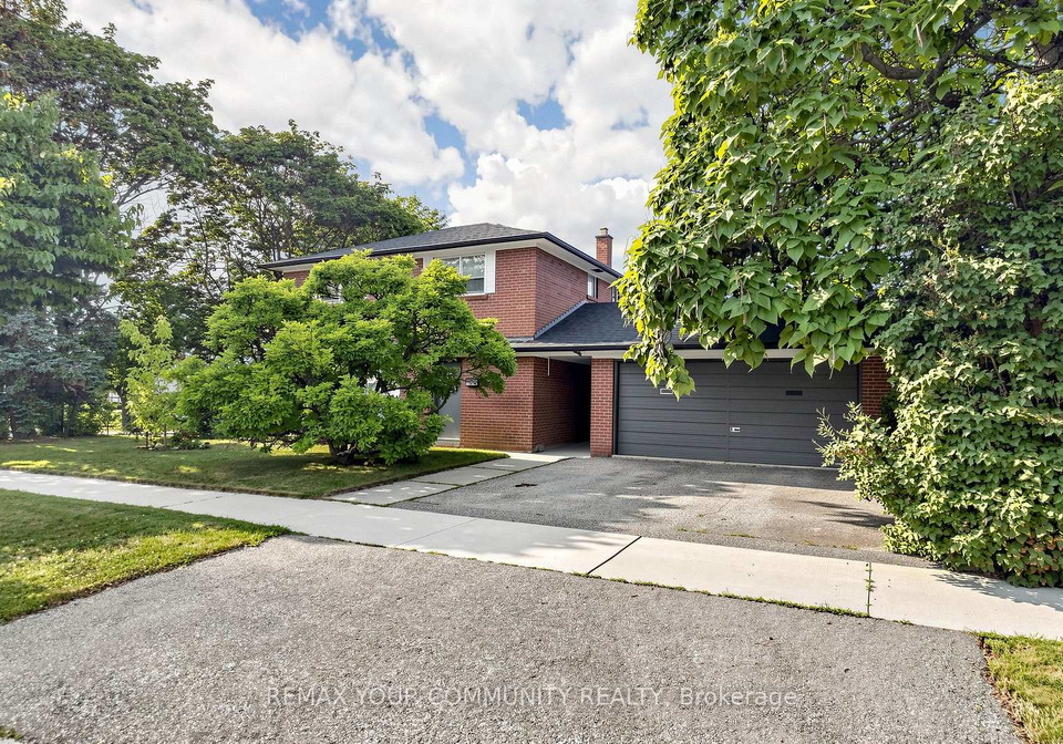 61-norfield-crescent-toronto-etobicoke-ontario-w13553480