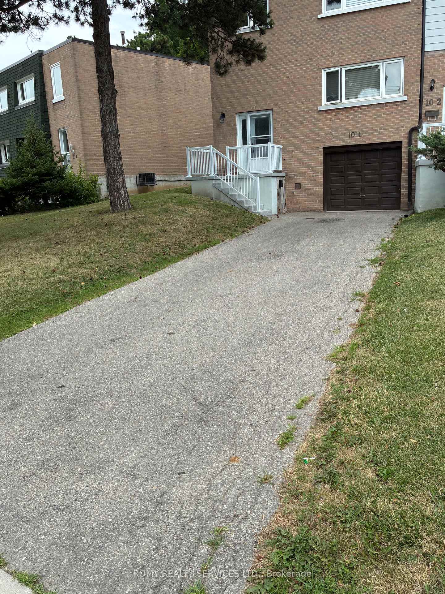 10-grandravine-drive-toronto-york-ontario-w13553842