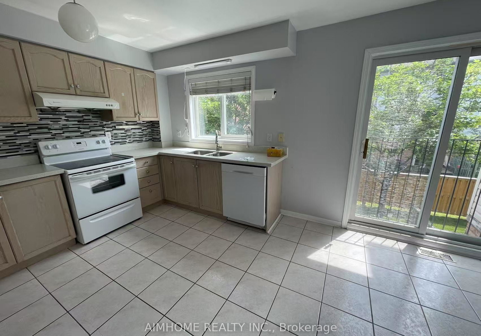 80-acorn-place-mississauga-ontario-w13553902