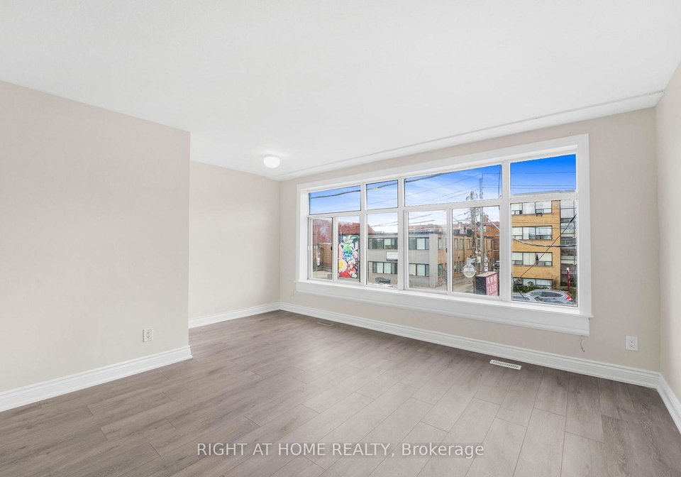 1698a-eglinton-avenue-w-toronto-north-york-ontario-w13553992