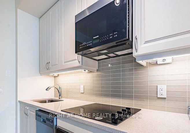 38-annie-craig-drive-toronto-etobicoke-ontario-w13554292