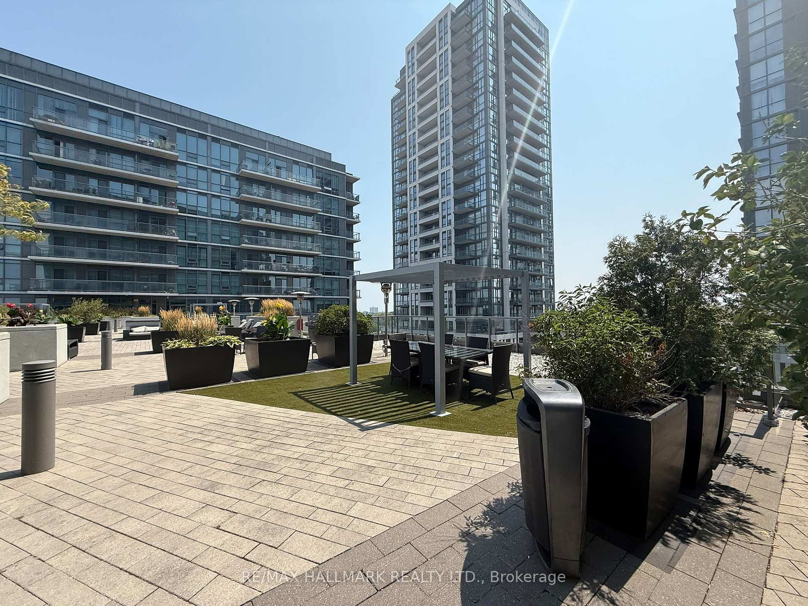 1185-the-queensway-street-toronto-etobicoke-ontario-w13554652