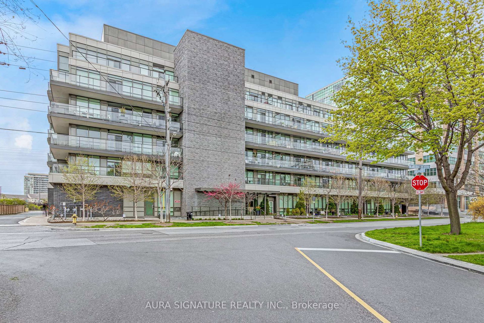 8-fieldway-road-toronto-etobicoke-ontario-w13554776