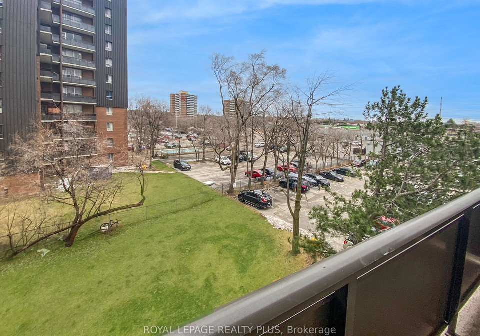 3065-queen-frederica-drive-mississauga-ontario-w13555200