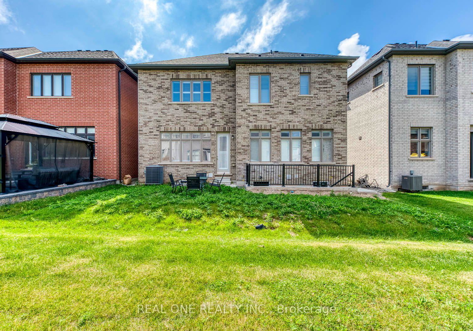 43-viva-gardens-oakville-ontario-w13555368