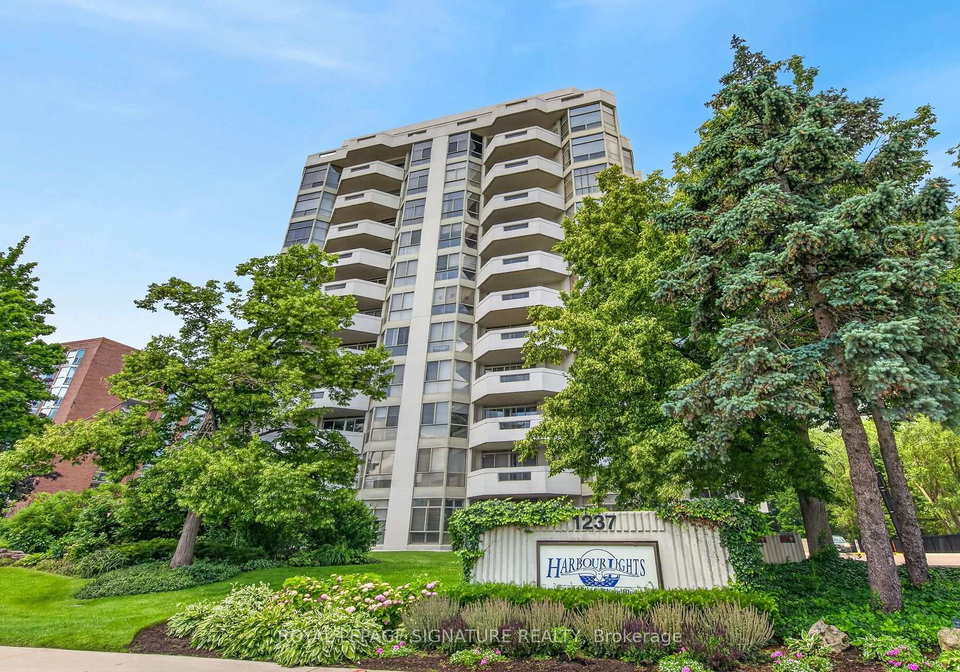 1237-north-shore-boulevard-e-burlington-ontario-w13555462