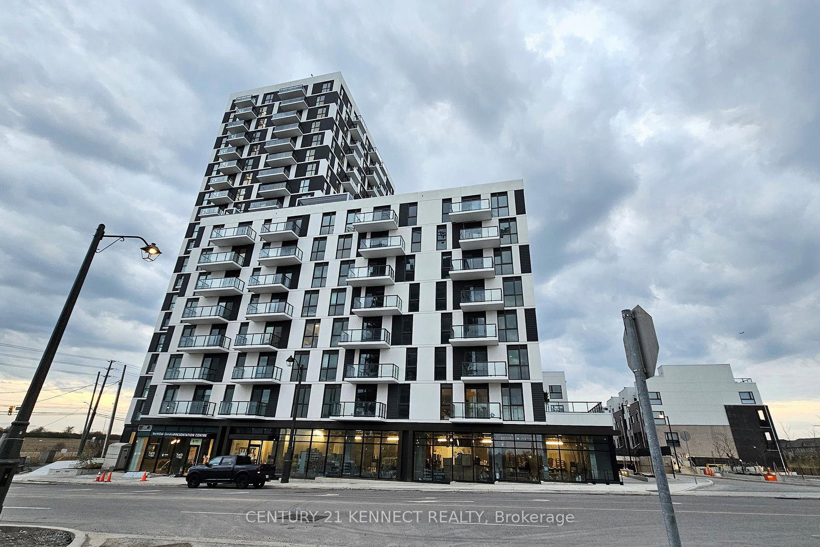 335-wheat-boom-drive-oakville-ontario-w13555526