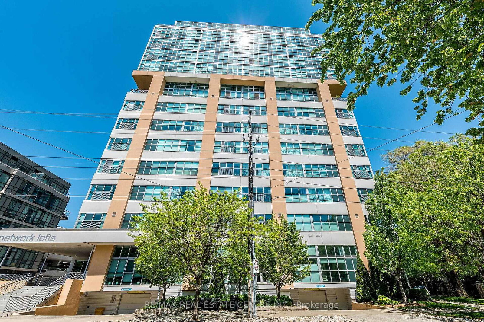 2-fieldway-road-toronto-etobicoke-ontario-w13555704