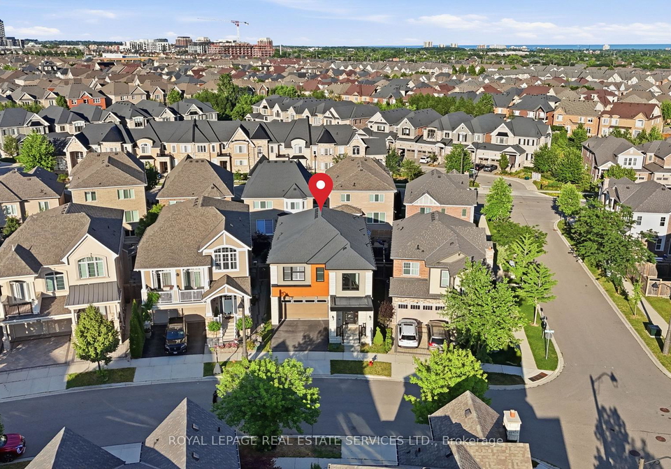 272-wisteria-way-oakville-ontario-w13555918