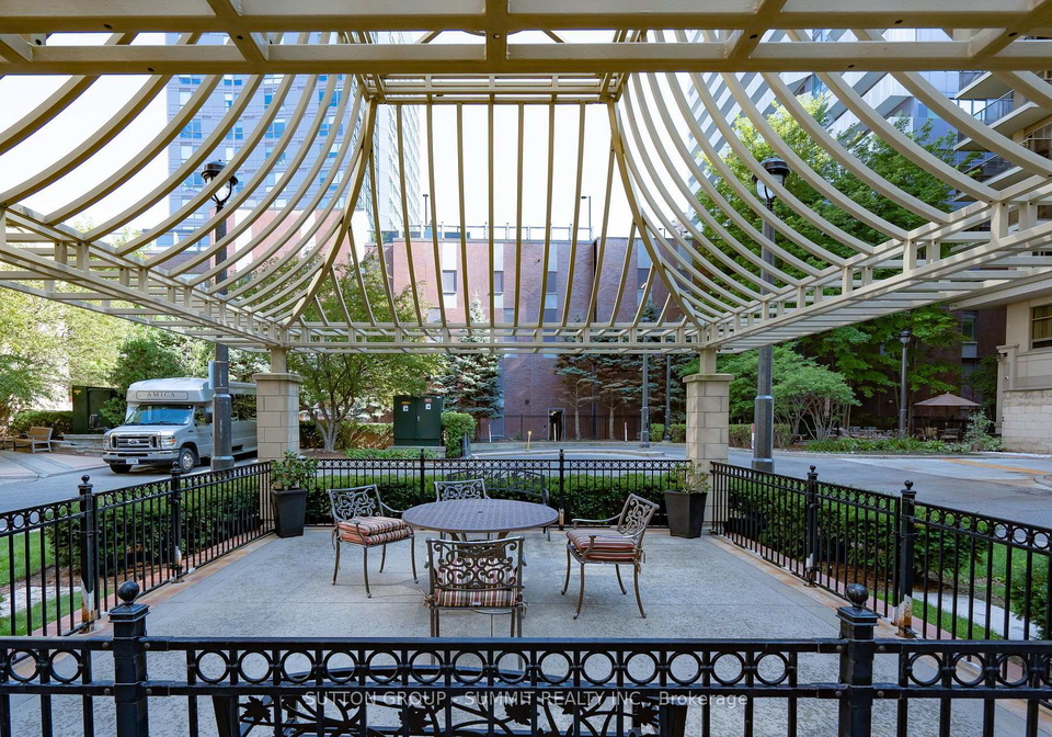 350-princess-royal-drive-mississauga-ontario-w13556092