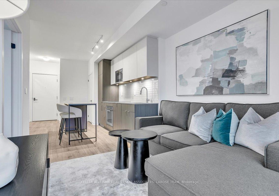 215-lakeshore-road-w-mississauga-ontario-w13556316