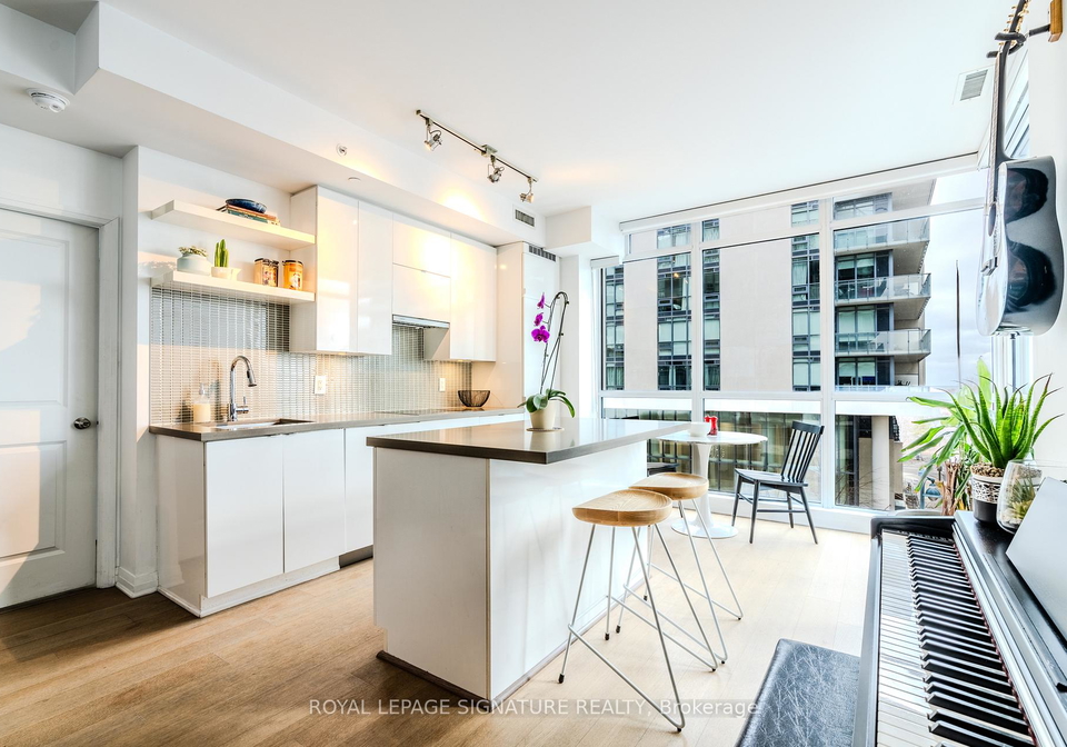 60-annie-craig-drive-toronto-etobicoke-ontario-w13556588