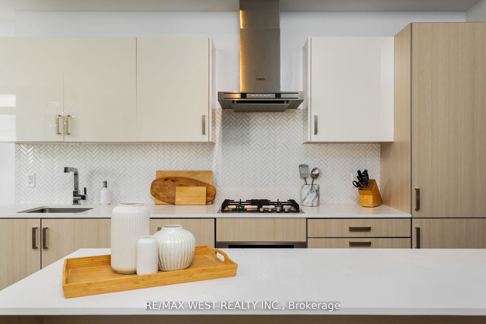 36-howard-park-avenue-toronto-toronto-ontario-w13556596