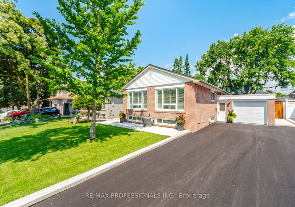 24-millburn-drive-toronto-etobicoke-ontario-w13556722