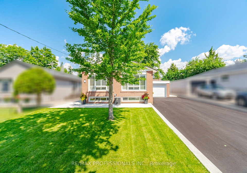 24-millburn-drive-toronto-etobicoke-ontario-w13556722
