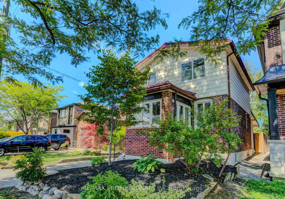 39-rosemeade-avenue-toronto-etobicoke-ontario-w13556806