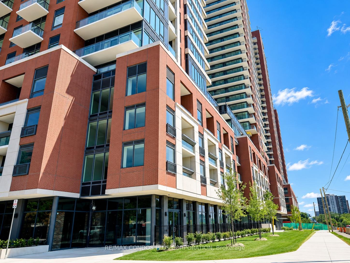 4010-eglinton-avenue-w-toronto-etobicoke-ontario-w13556810