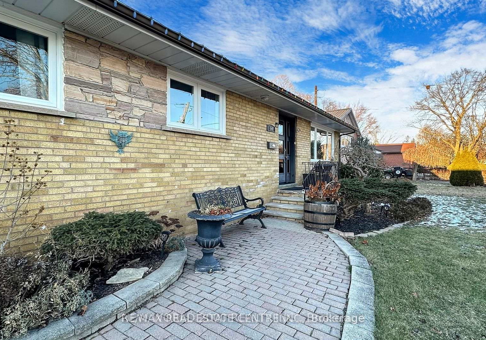 10-suburban-drive-w-mississauga-ontario-w13556906