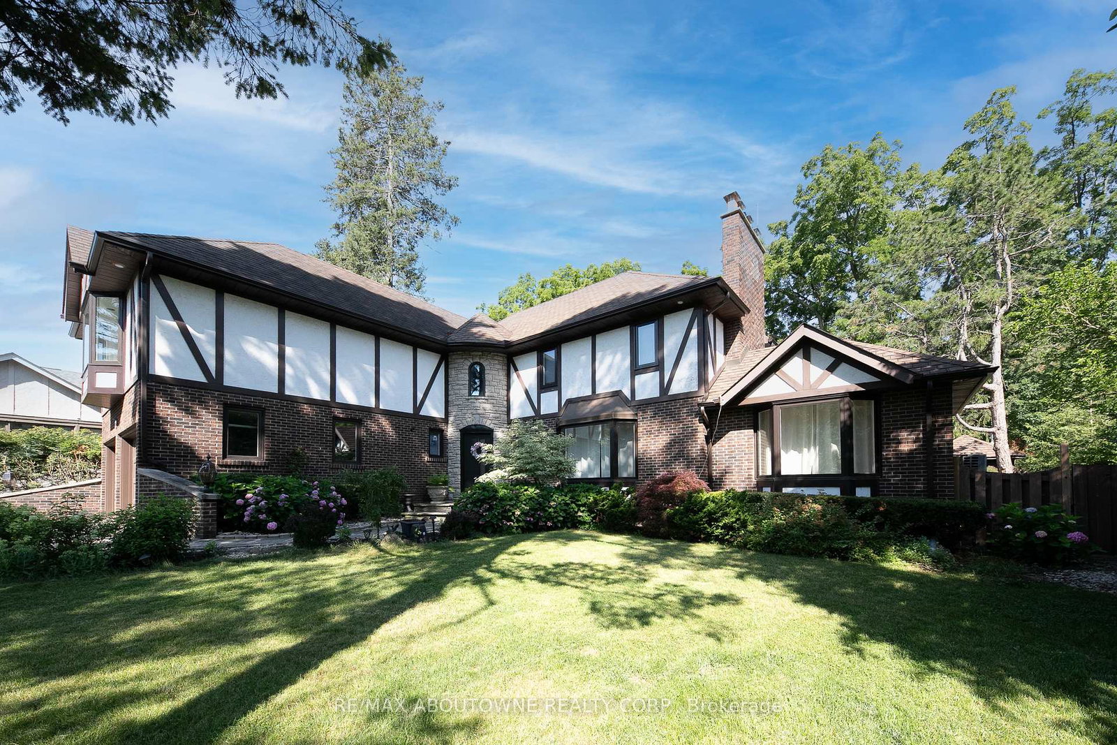 1201-botany-hill-w-oakville-ontario-w13557058